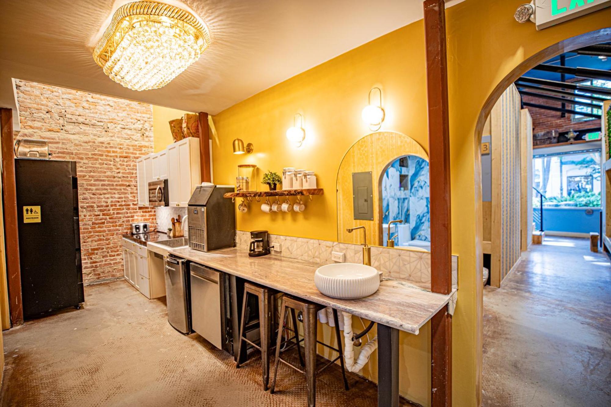 Social Stays - Santa Barbara'S First Hostel On State Street Luaran gambar